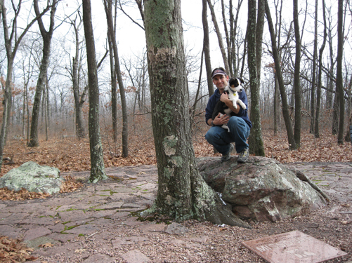 Fremont and I top out at Taum Sauk, Missouri. This highpoint is in the style of Rhode Island's Jerimoth Hill, minus the gun-toting madman. 